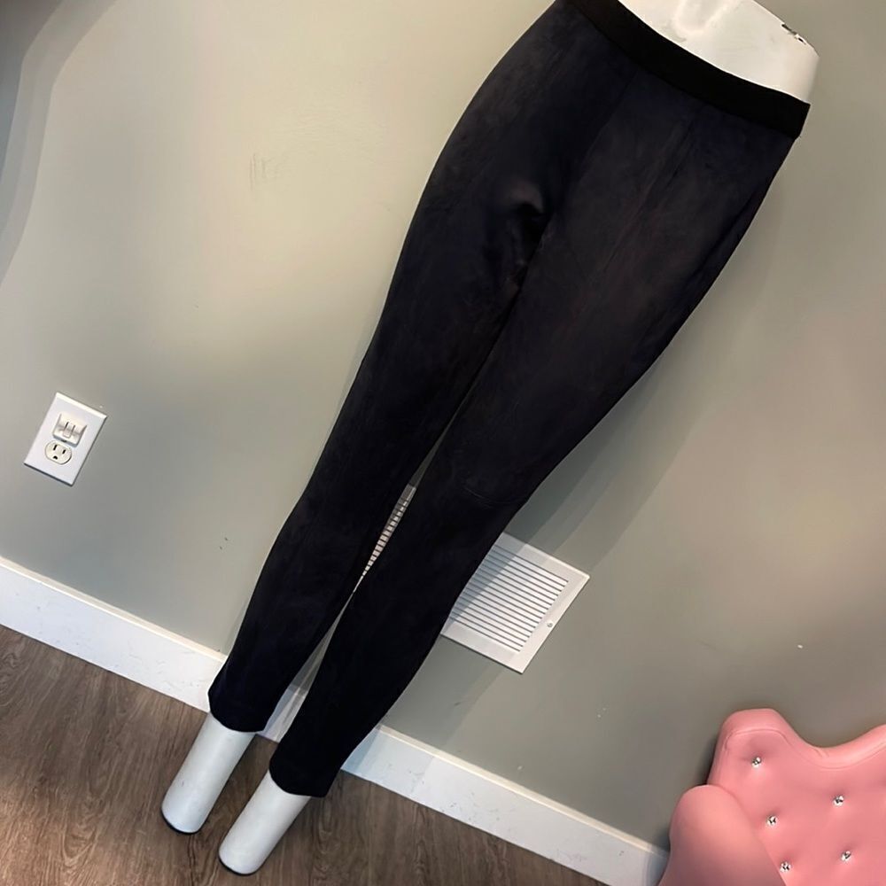 Jones New York Velvet Pull on Pants . NEW. Ink.